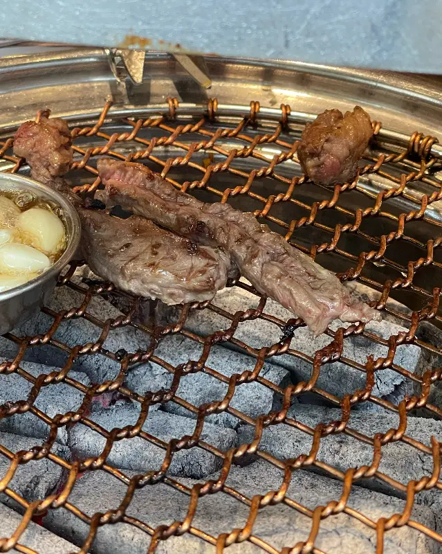 고기 굽는 모습