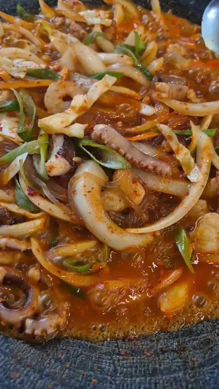 보글보글 끓는 낙곱새