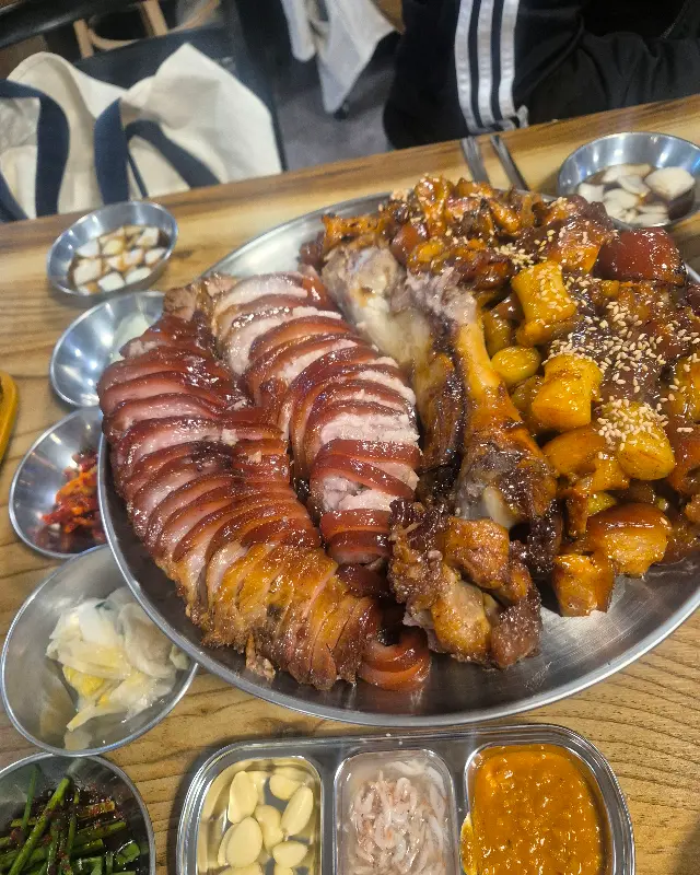 군침도는 비주얼의 족발