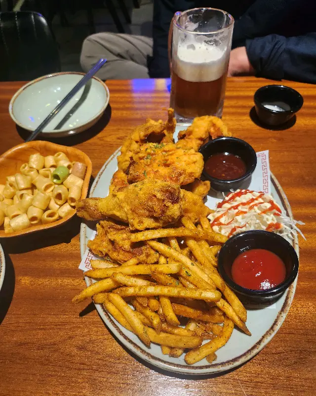 광부맥주 치킨과 감자튀김