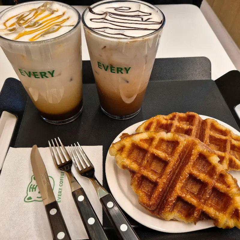 에브리커피의 크로플