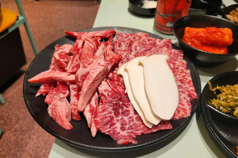 꾸석지한우돌판 창원 봉곡점