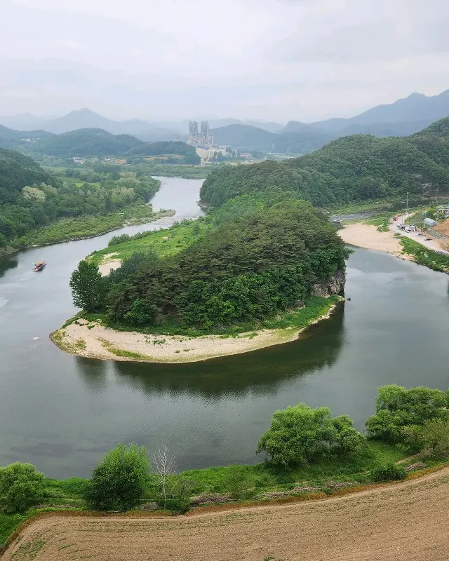 카페에서 보이는 풍경