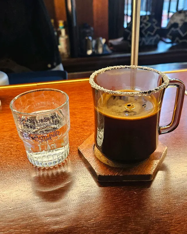 독특한 비주얼의 커피