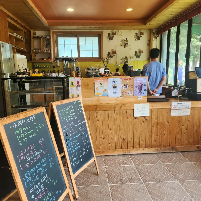 카페 내부 모습