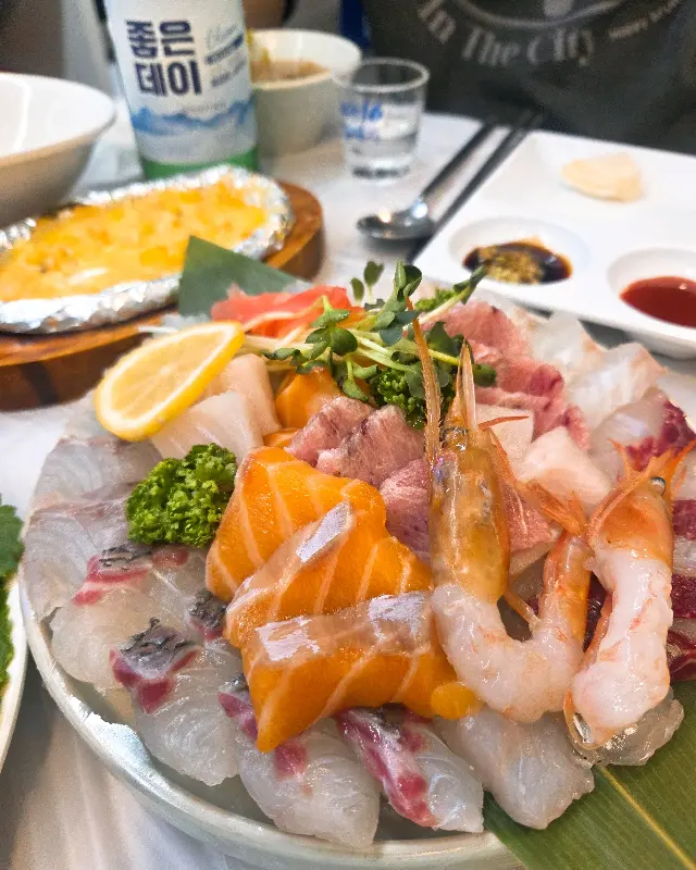 싱싱한 숙성회 모듬 한 상 차림