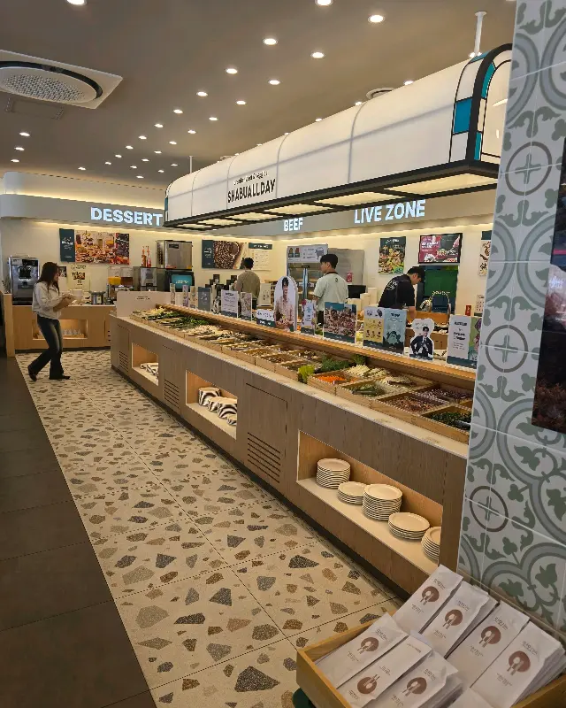 샐러드바 전경
