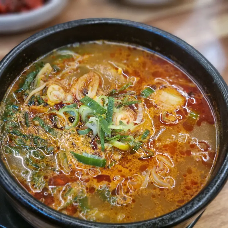 기찬면옥 내부 장식