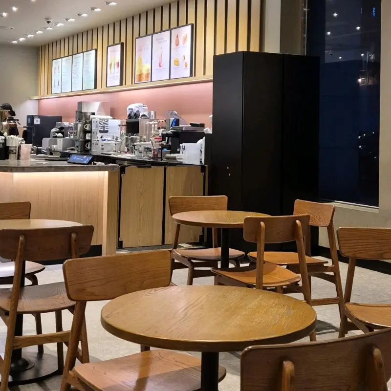 스타벅스 내부 테이블