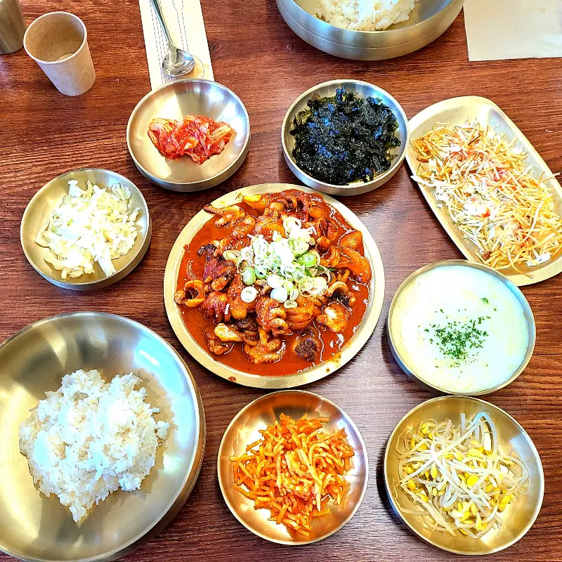 쭈꾸미 정식 한 상 차림