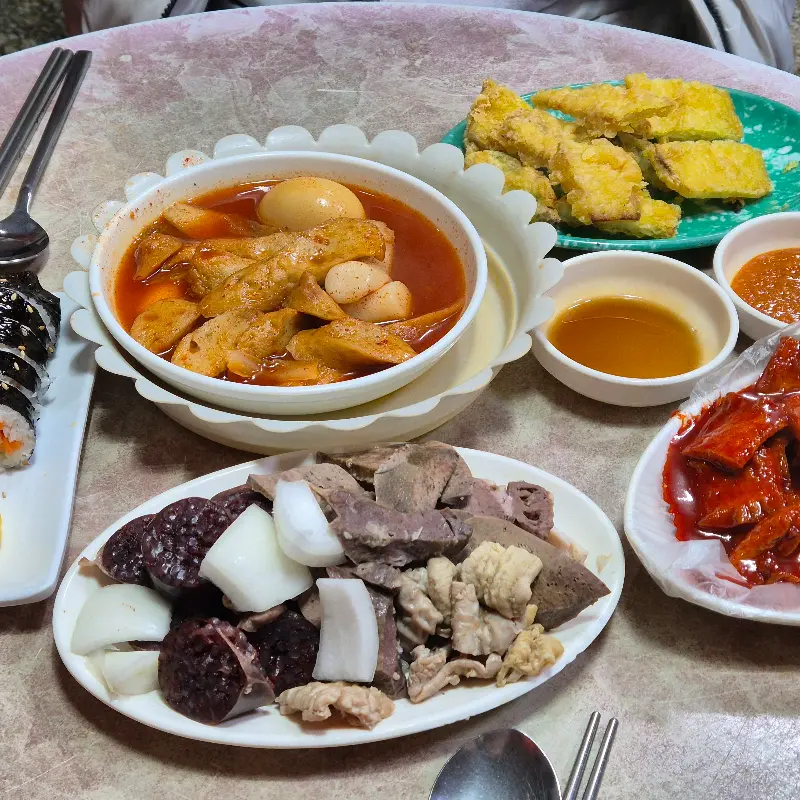 6.25 떡볶이 메뉴