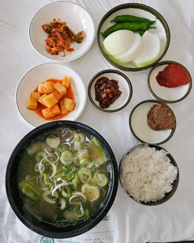 소머리국밥과 기본 반찬