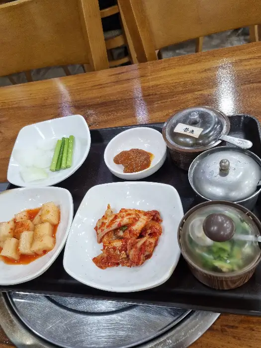 푸짐한 뼈해장국