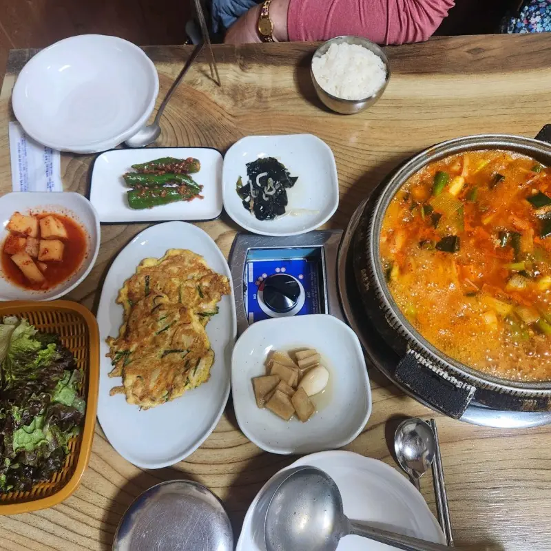 대추나무집 전체 상차림