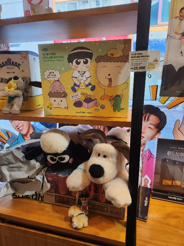 메가커피 내부 소품