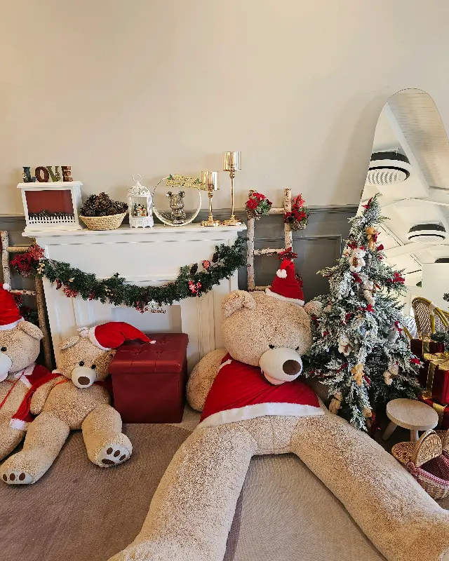 곰인형과 크리스마스 트리