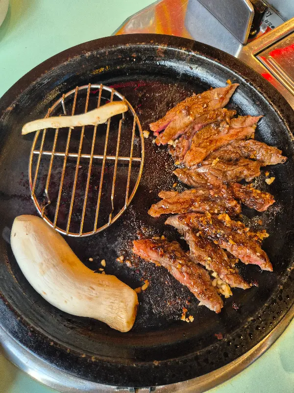 구워진 마늘 소갈비