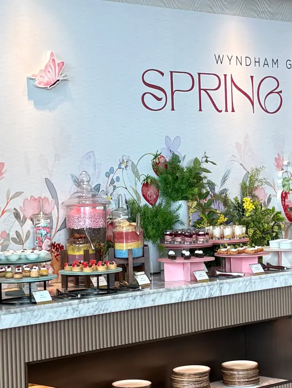 윈덤 그랜드 부산 뷔페 내부