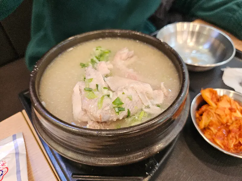 닭칼국수와 김치