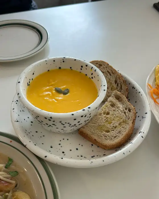 단호박 수프와 빵