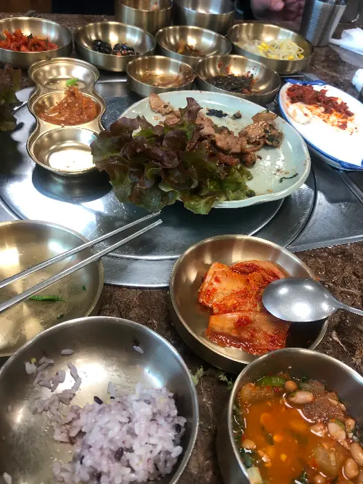 등겨장과 함께 나온 밥