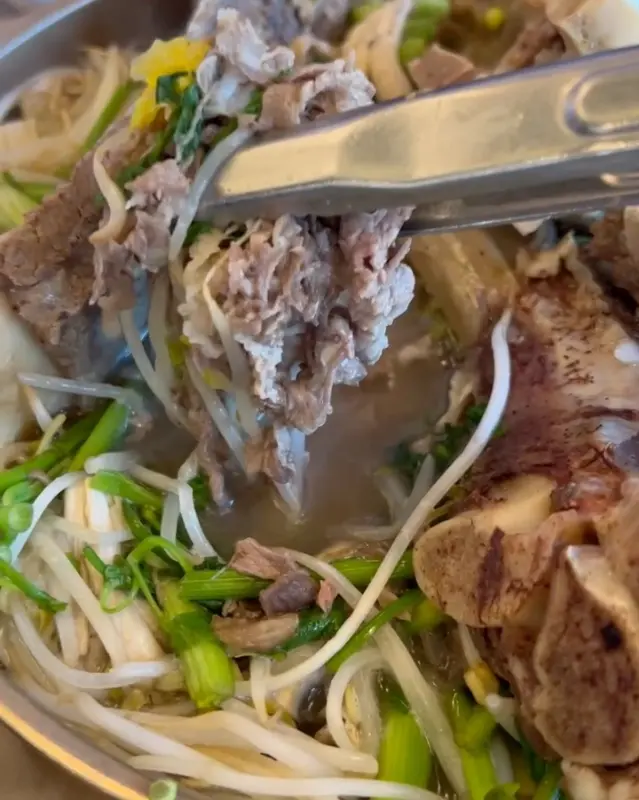 소갈비와 미나리의 조화