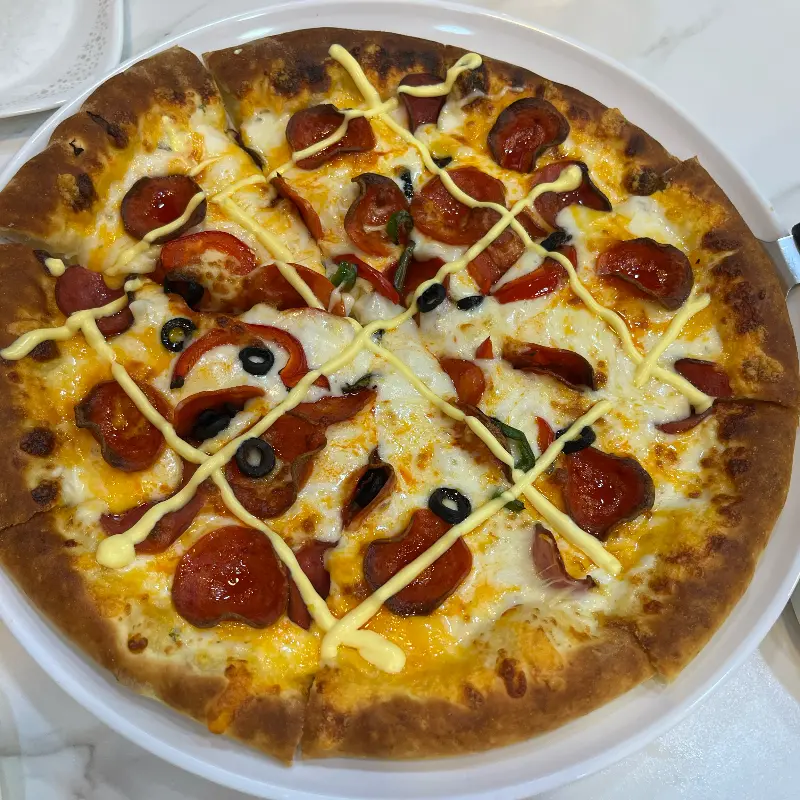 페퍼로니 피자 단독샷