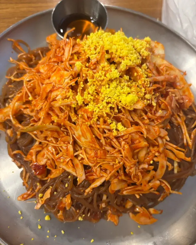 매콤달콤 쟁반국수