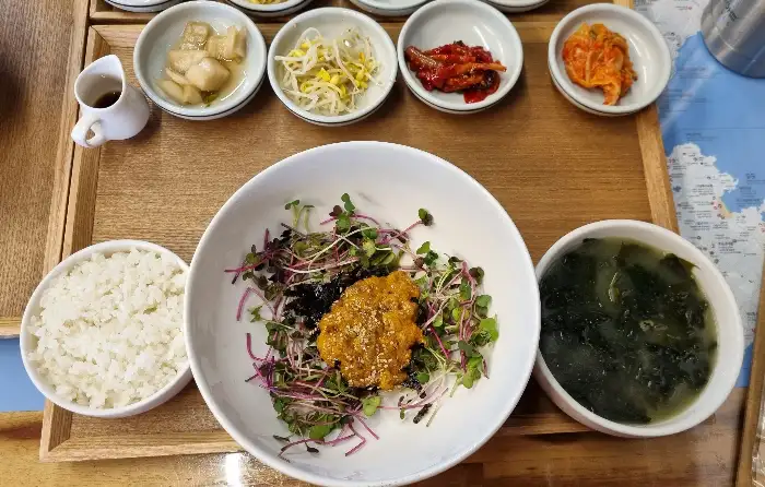 성게비빔밥 구성