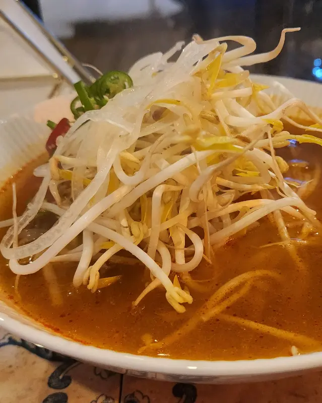 푸짐한 양을 자랑하는 쌀국수