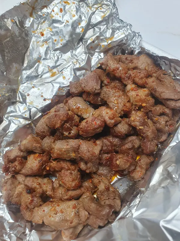 양념이 듬뿍 묻은 양꼬치