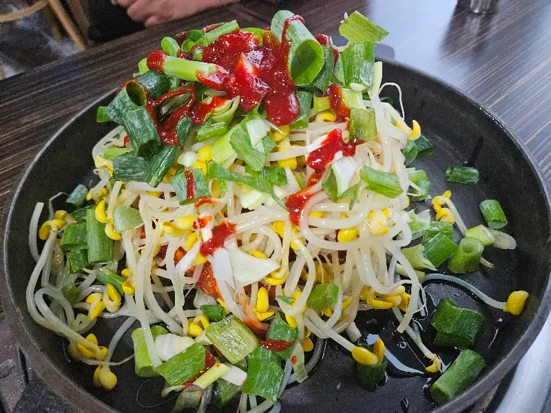 푸짐한 콩나물국밥