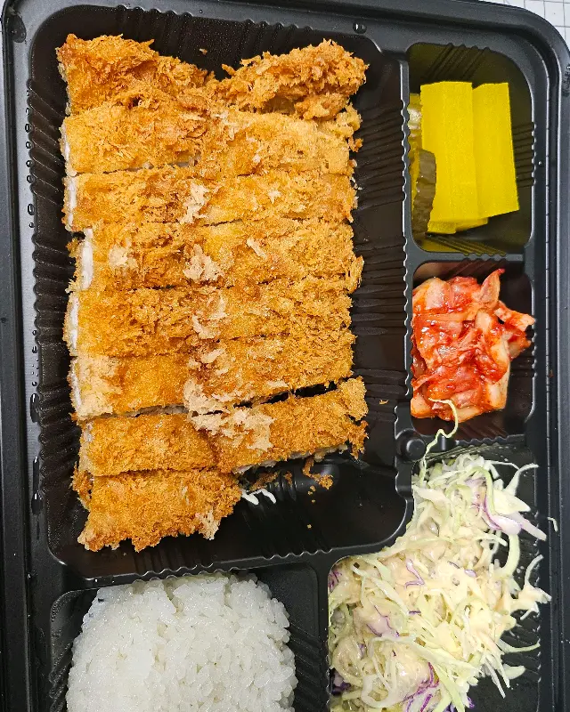 깔끔한 돈까스 포장