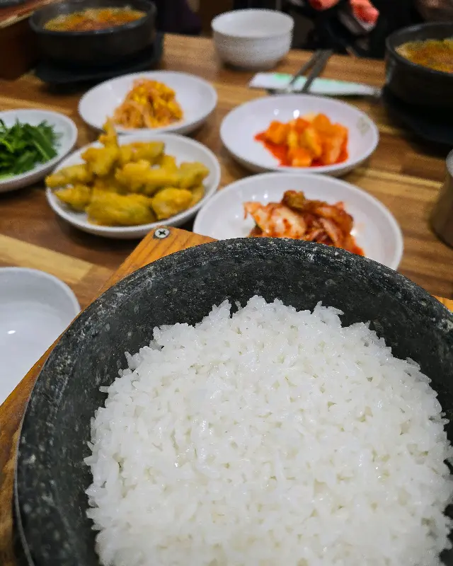 정갈하게 차려진 밑반찬