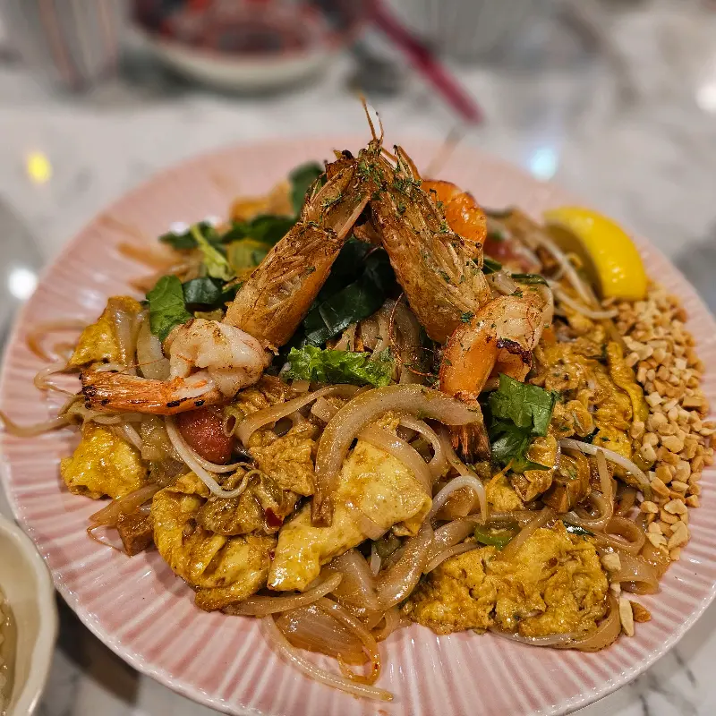 새우가 듬뿍 들어간 팟타이