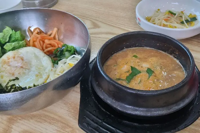 청국장 비빔밥과 순두부찌개
