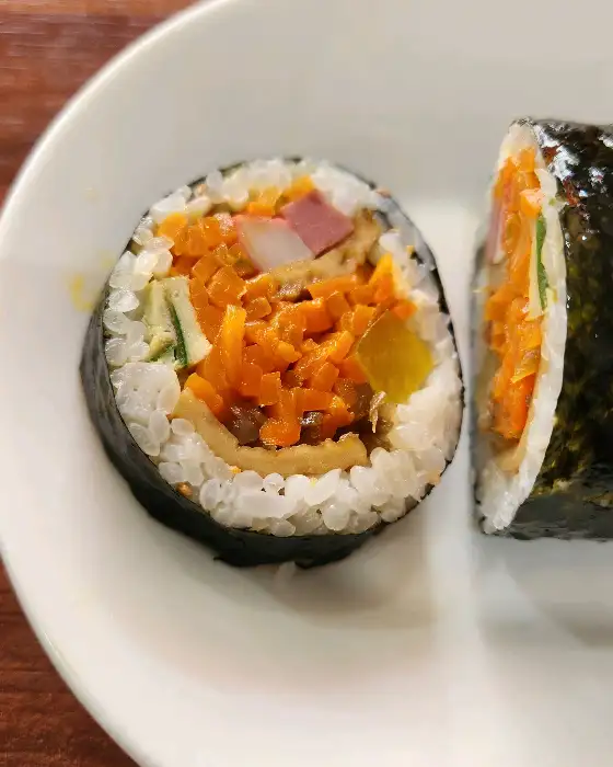 김밥 단면