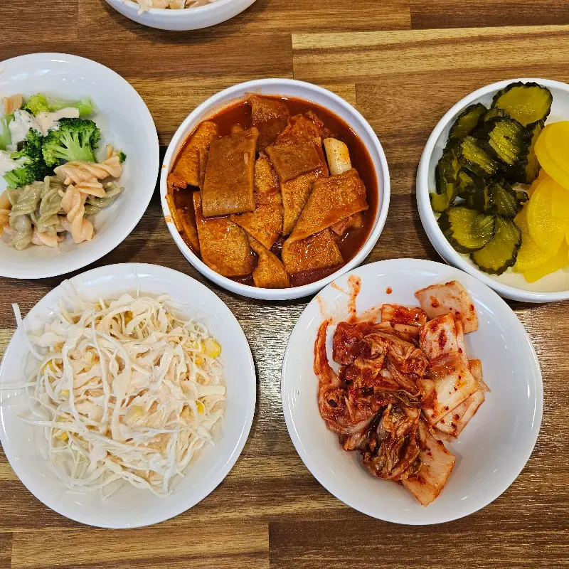 52돈까스의 샐러드바