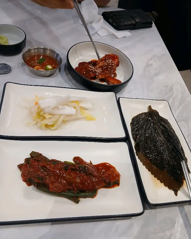 정갈하게 차려진 밑반찬