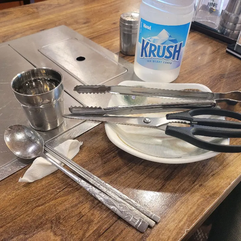 깔끔하게 정돈된 테이블