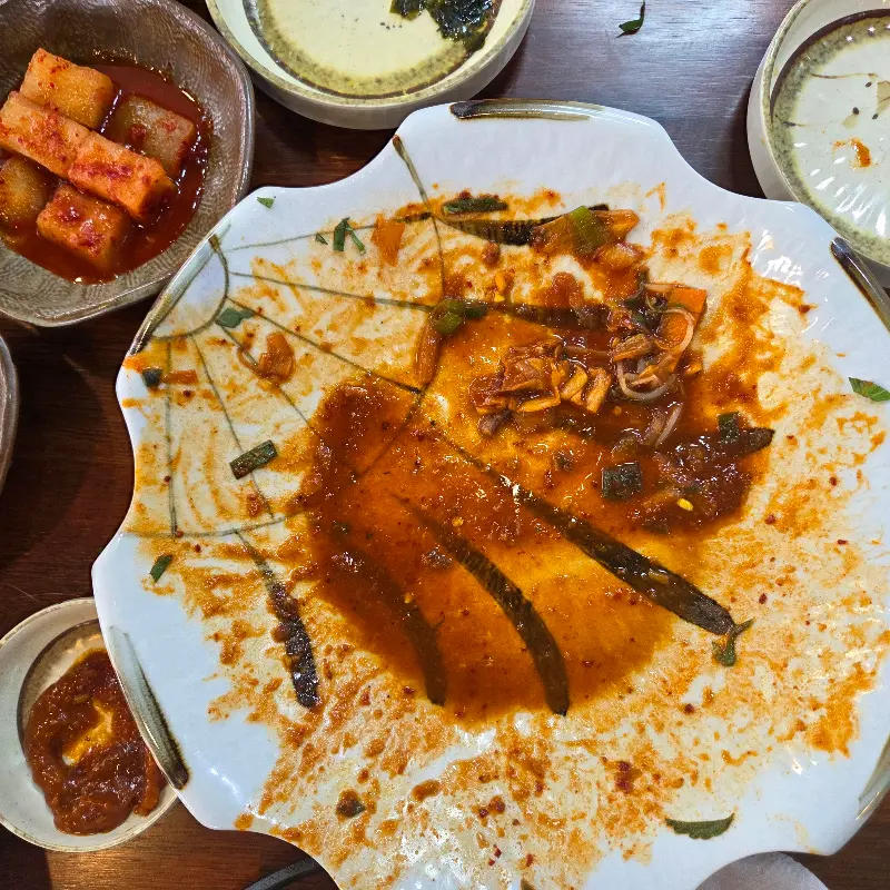 해녀집 전복죽에서 식사를 마친 테이블