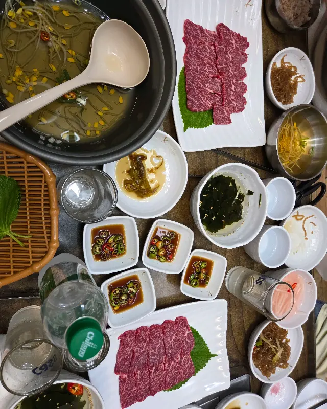 푸짐하게 차려진 한 상 차림