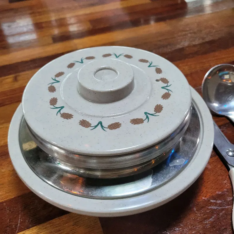 따뜻하게 데워진 뚝배기