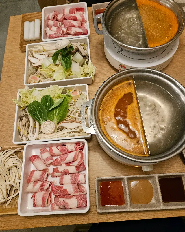 다양한 샤브샤브 재료