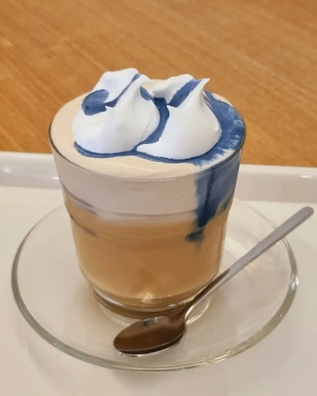 블루 버터 크림 라떼