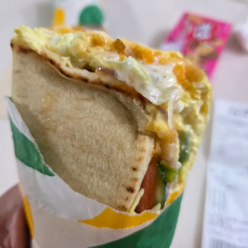 플랫 브레드 샌드위치 단면