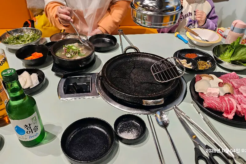 꾸석지한우돌판 창원 봉곡점 푸짐한 한 상 차림