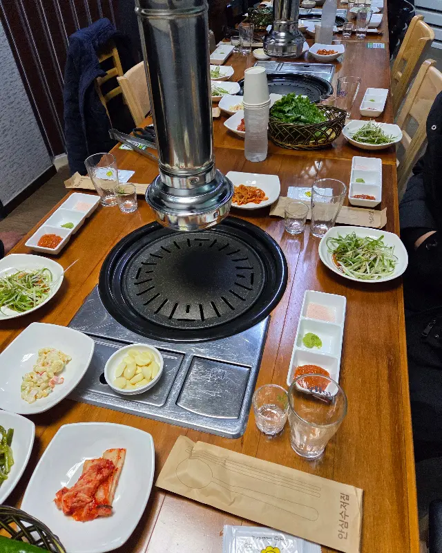 넓은 테이블 간 간격