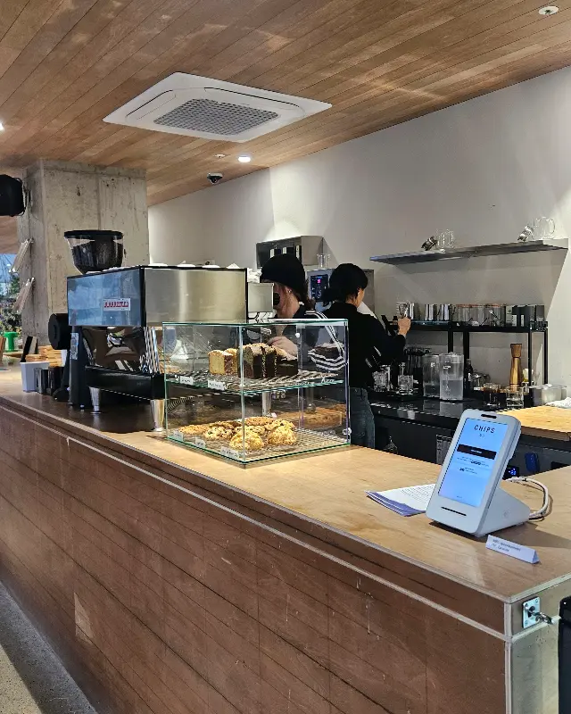 카페 내부 전경