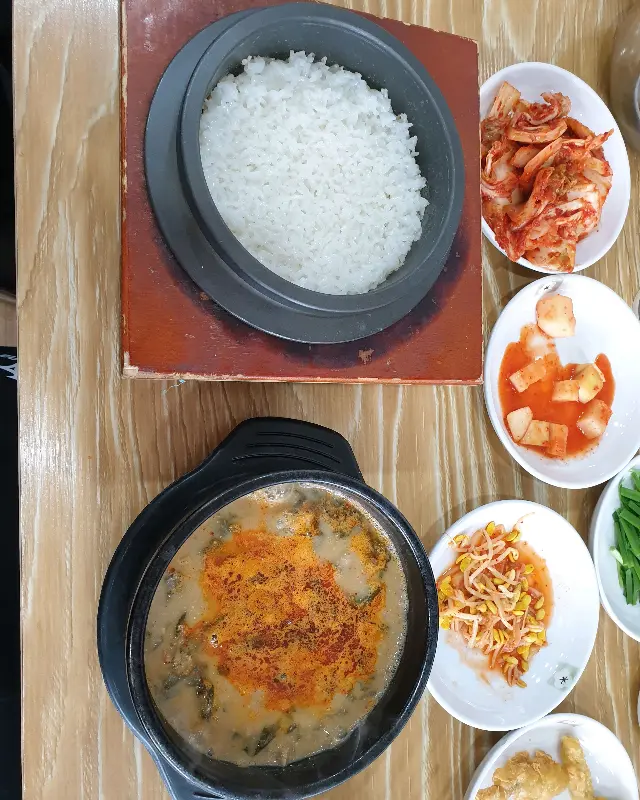 추어탕과 돌솥밥